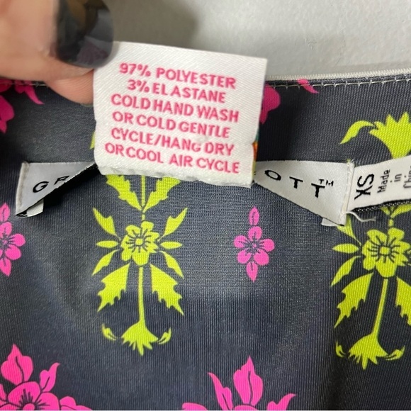 Gretchen Scott Wrap Dress Printed  V Neck Size XS Gray Green Pink - Picture 6 of 6